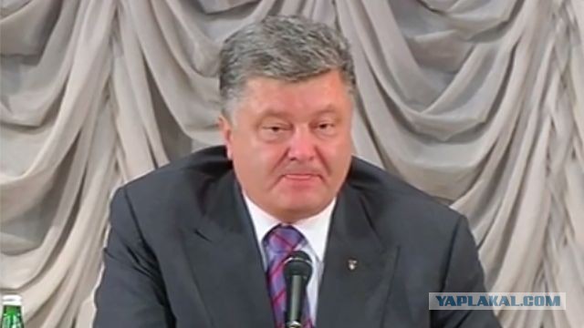 Порошенко ввел бессрочный мораторий на выплату долга перед Россией