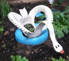 «Автобус в лесу»: как чуваки отвезли старые автобусы в лес и сделали из них туристические приюты