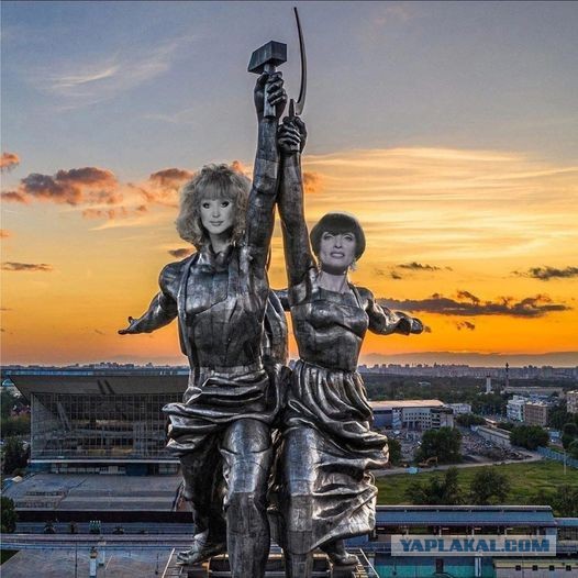 Певица Алла Пугачева прилетела в Москву