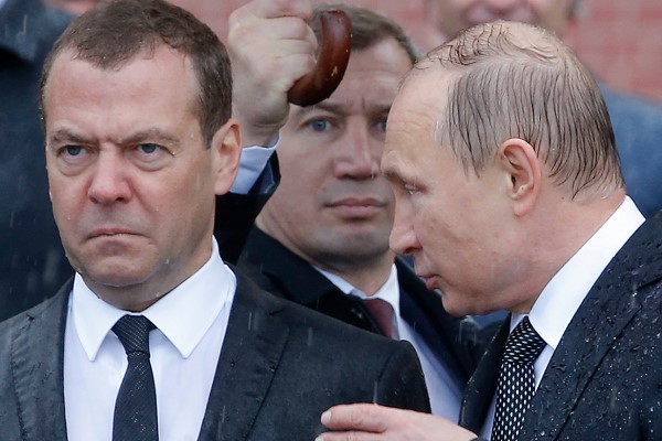 Медведев по поручению Путина посетил полигон, расположенный в ДНР в непосредственной близости от линии соприкосновения