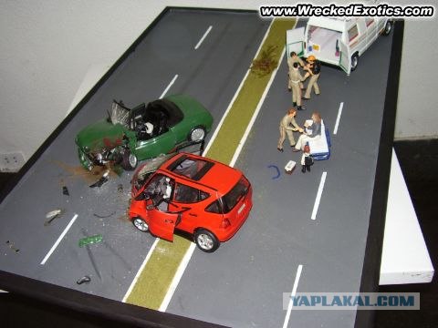 Crash Art: Все любили в детстве бить машинки?