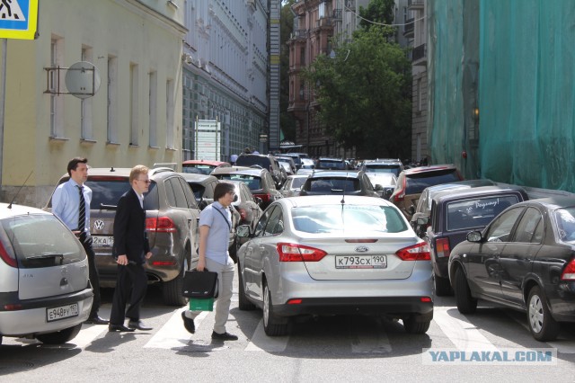 Воистину, Москвой управляют неадекваты...