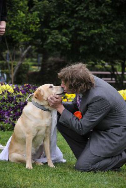 Кому и собака - невеста!