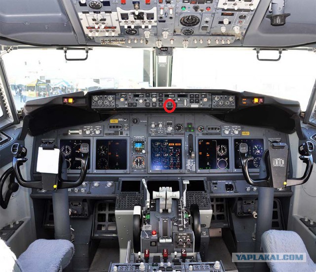 На случай, если нужно будет сажать Boeing 737-800/900 самому. Не благодарите!