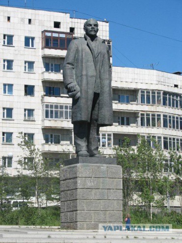 Самые странные памятники Ленину со всего света