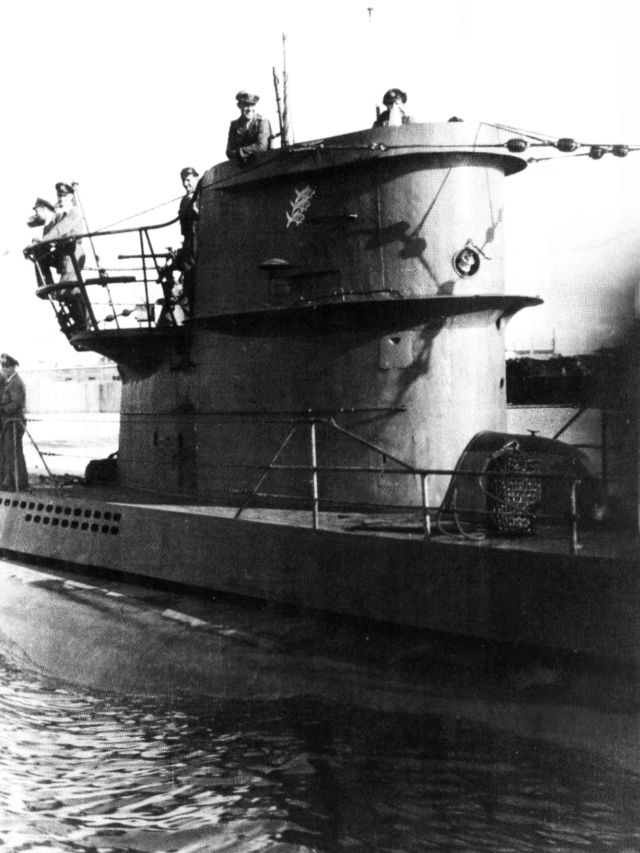 Бой между эсминцем и подводной лодкой снятый на камеру.Конвой « SC - 94 », Северная Атлантика.6 августа 1942 года