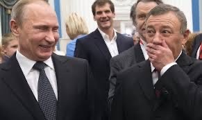 Коломйский держит в заложниках всю Украину.