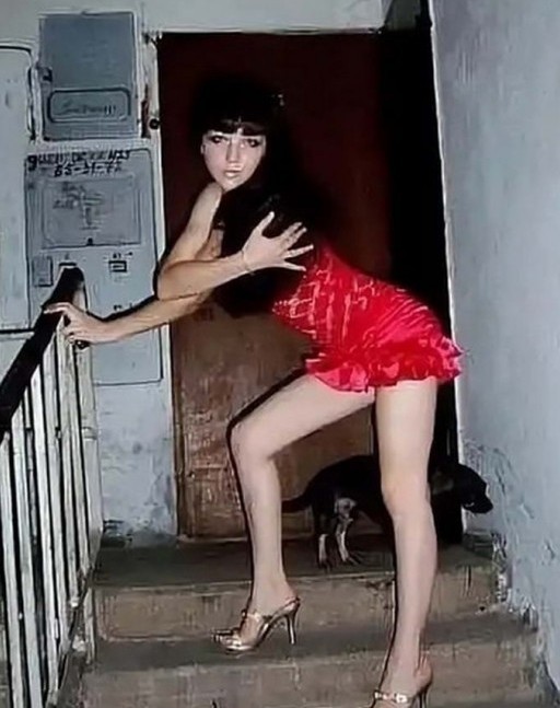 Да что же там происходит? В подъездах этих!