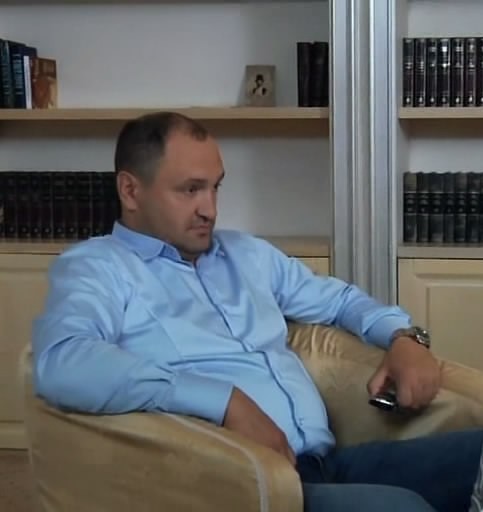 Нам песня строить и жить помогает