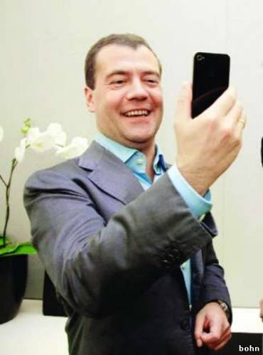 Над детством время не подвластно.