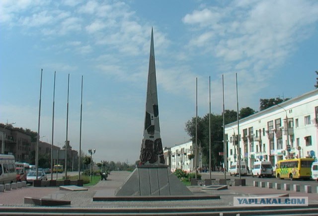 Курьезные памятники Украины