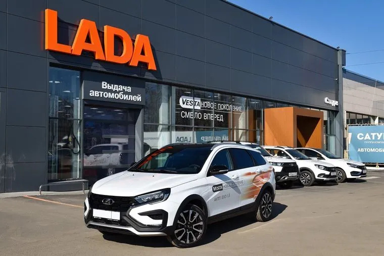 Lada Vesta в Белоруссии почти на полмиллиона рублей дешевле чем России, машины быстро раскупают
