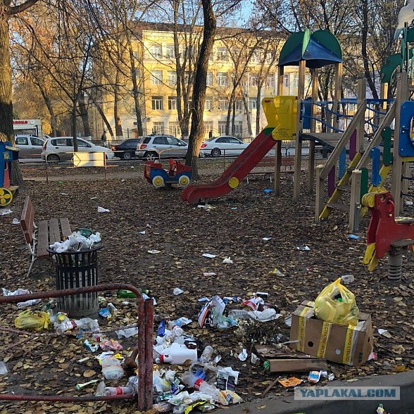 Суд запретил двум россиянам курить на балконе в своих квартирах