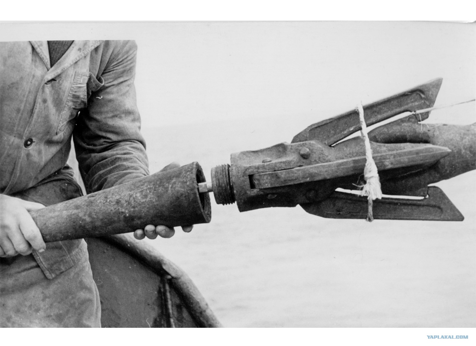 Корабельный гарпун. Китобойный промысел в норвегии. Китобойный гарпун 17 века. Китобойный промысел в атлантическом океане. Китобой алеут.