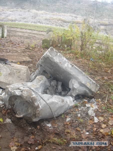 Нелидово: Уничтожение памятника героически павших