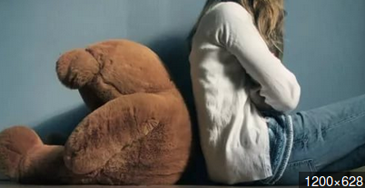 Школьница переспала с подростком и стала вымогать деньги, угрожая тюрьмой за изнасилование