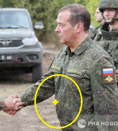 Медведев по поручению Путина посетил полигон, расположенный в ДНР в непосредственной близости от линии соприкосновения
