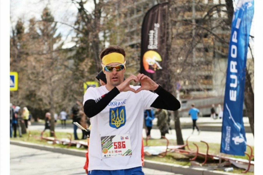 Спортсмен в футболке