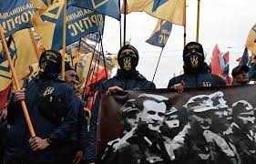 Военнослужащие ВС Украины вступили в бой с заградотрядами националистов в Лисичанске