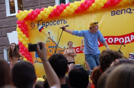 Девушки в ночном клубе г Березники разделись...