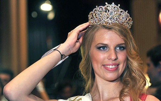 Самой красивой бабушкой может стать 38-летняя россиянка