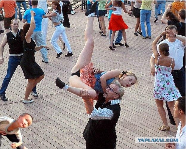 Фотожаба: Танцы с проветриванием (16+)