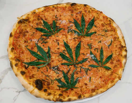 Американец, живущий в России, не хочет закрывать пиццерии Papa John’s. Он объяснил нам почему