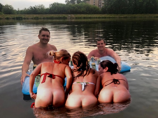 Фотожаба "Чуваки на отдыхе"
