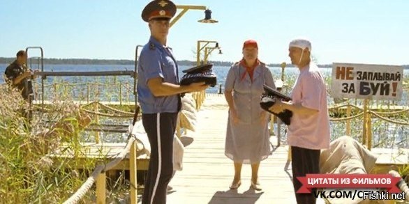 На Гавайях дайвер, выныривая на поверхность, едва ли ожидал, что его "переедет" лодка