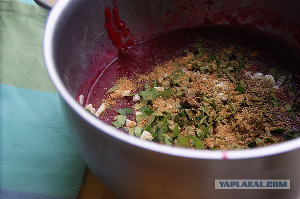 Свиные стейки.. С чесноком, розмарином, И со сливовым соусом