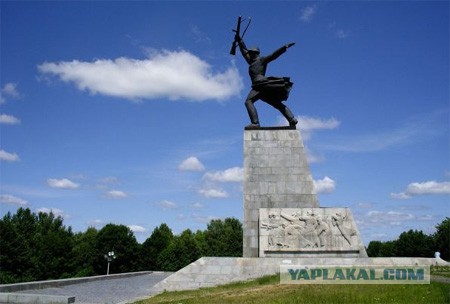 С 9 мая товарищи!