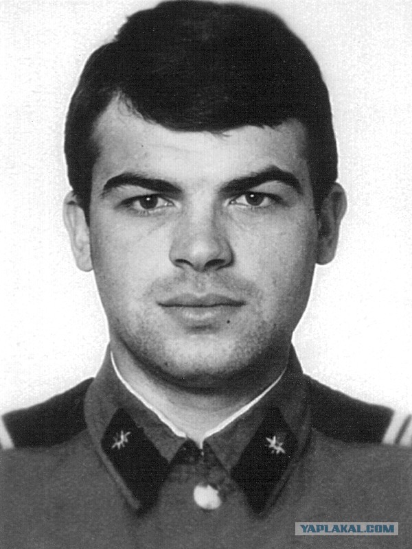 Армейские фотографии знаменитостей