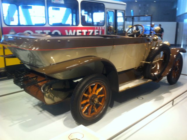Фотоотчет. Германия. Музей Mercedes-Benz