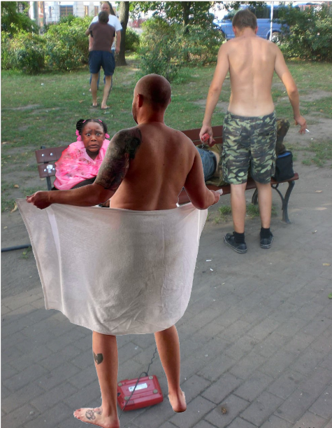Фотожаба: Негритянка на горках