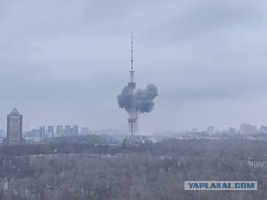 Видео обрушения телевышки в Харькове