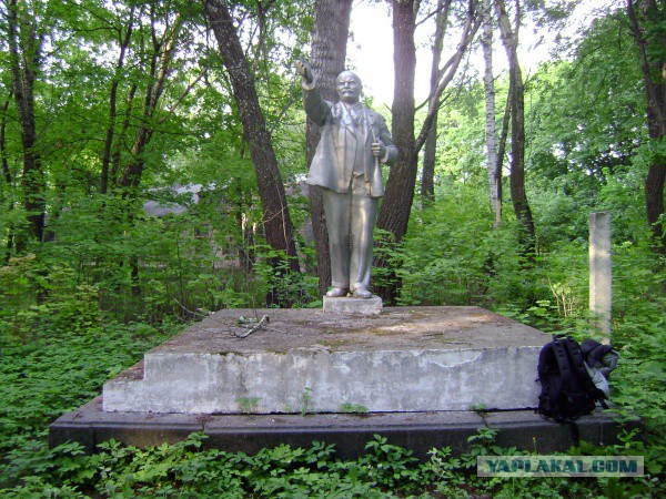 Памятники Ленину
