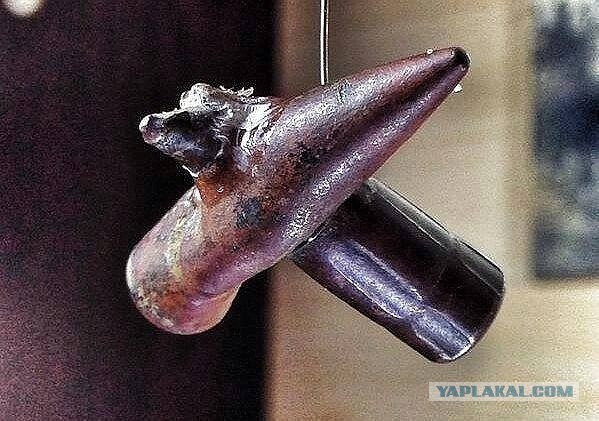 Пуля попала в разгрузку....