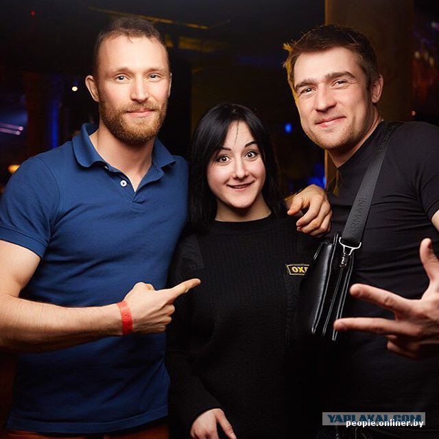 Девушки - Фейсконтрольщицы