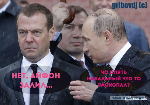 Путин отказался от зонта на церемонии возложения венков к могиле Неизвестного солдата