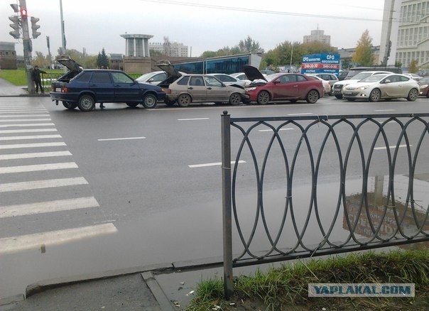 Только в России, выехав на встречку,