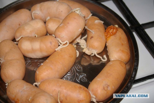 Колбаски белые, куриные. Просто и доступно.