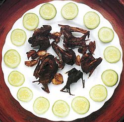 Пещера с миллионами летучих мышей.