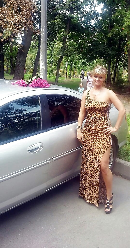 Симпатичные девушки в летних платьях