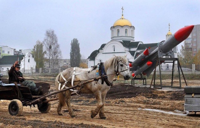 Свердловский полицейский выписал штраф женщине, сделавшей ему замечание за отсутствие маски (ВИДЕО)