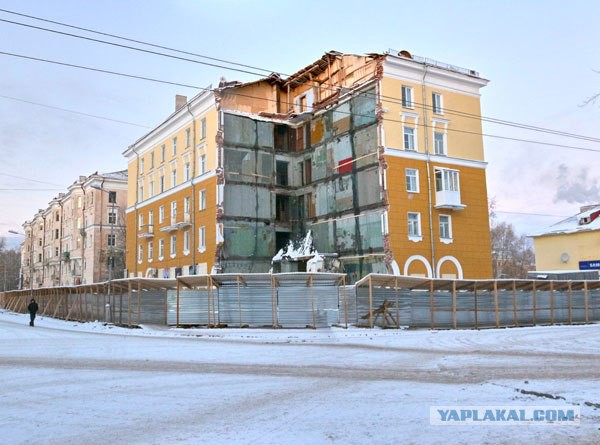 В Перми обрушился подъезд жилого дома,