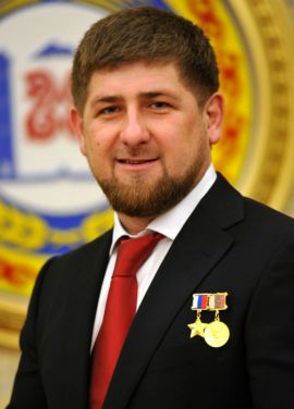 В Петербурге рядом с граффити с Моторолой появился портрет героя РФ Нурбагандова