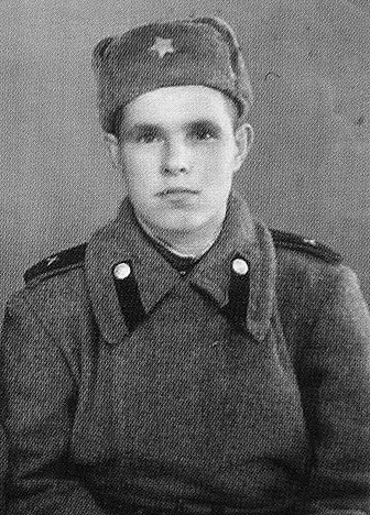 Здесь лежат мои боевые товарищи, и, пока жив, я буду искать и хоронить погибших