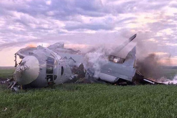 Упавшему под Харьковом Ан-26 не дали сесть из-за борта с сыном главы ВВС