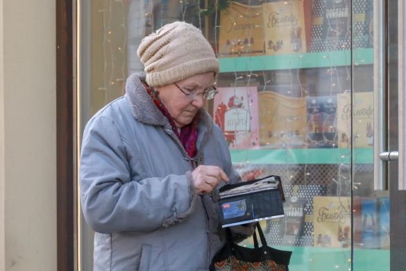 Пенсионерам в России снова подготовили выплату в размере 15 тыс. руб