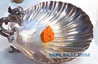 Трампу передали ящик красной икры из Хабаровского края